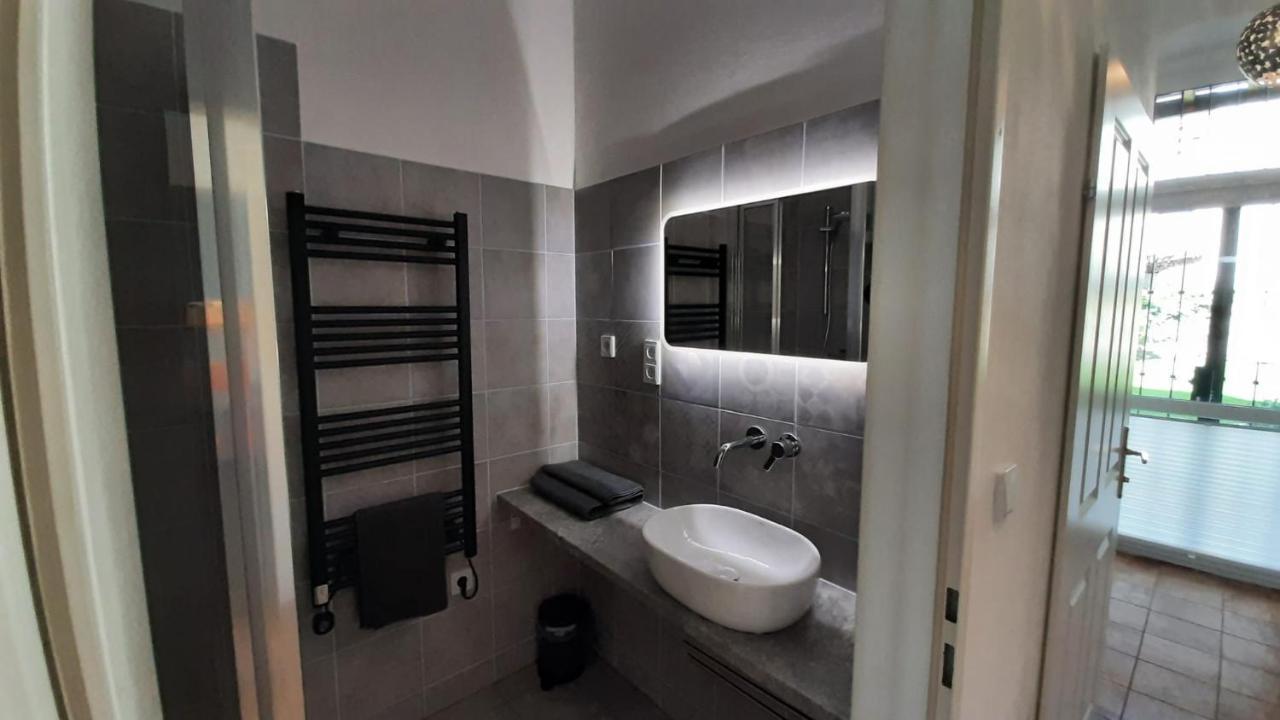Pia'S Gardenview Viena Exterior foto